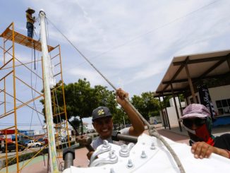 Gobierno de Mazatlán concilia reinstalación de velarias en Parque Lineal 2022 a