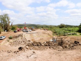 Supervisa el Gobernador de Sinaloa Rubén Rocha construcción del puente El Quelite 2022 a
