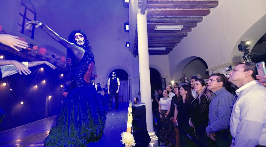 Con el Espectáculo La Catrina, Reina de las Tradiciones Mexicanas, la comunidad artística de Mazatlán rinde homenaje a los muertos 2022