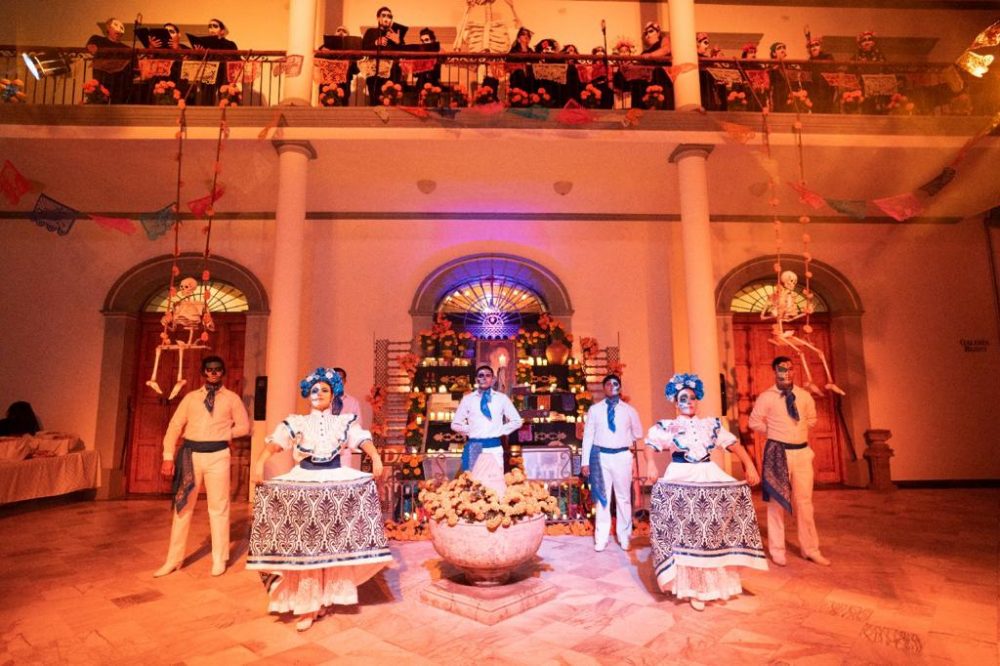 Con el Espectáculo La Catrina, Reina de las Tradiciones Mexicanas, la comunidad artística de Mazatlán rinde homenaje a los muertos 2022 3