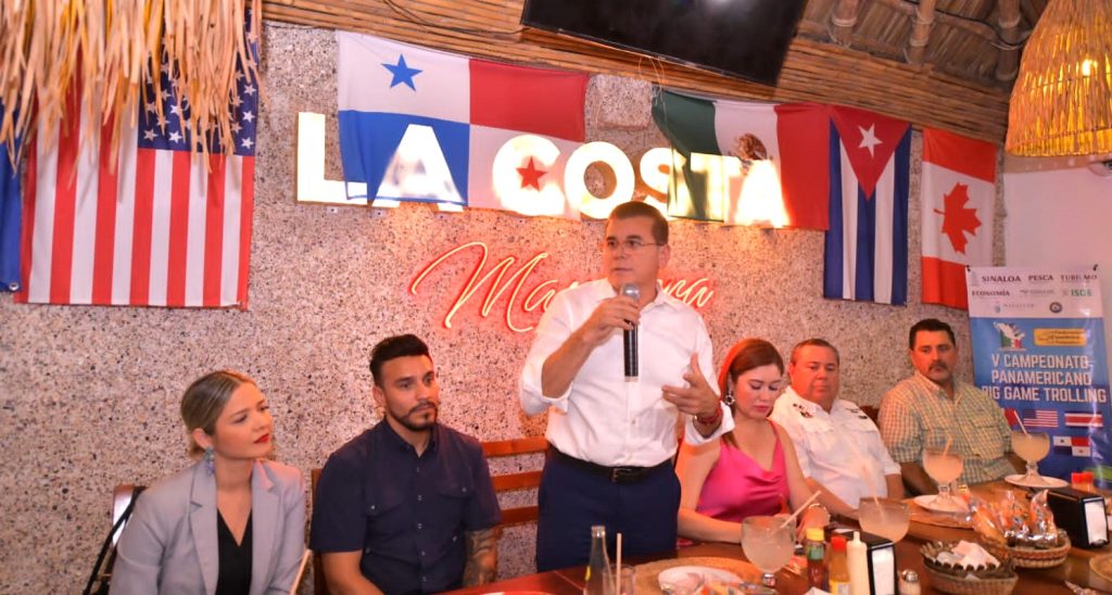 El Alcalde de Mazatlán, Edgar González, da la bienvenida a los participantes del V Campeonato Panamericano “Big Game Trolling” que se realiza en el destino 2022 5