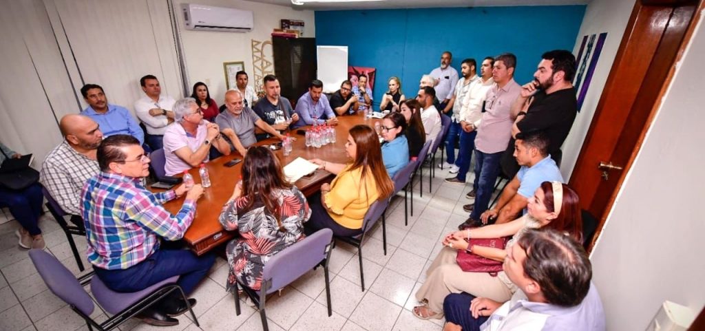 Se reúne con personal de Cultura y pide sacar adelante el proyecto artístico de Mazatlán 2022 2