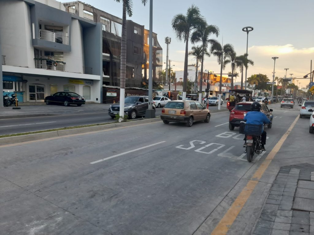 Abren provisionalmente carriles de norte a sur de la Camarón Sábalo, en tramo de demolición del Topetón Frente a Inn at Mazatlán 2022 1