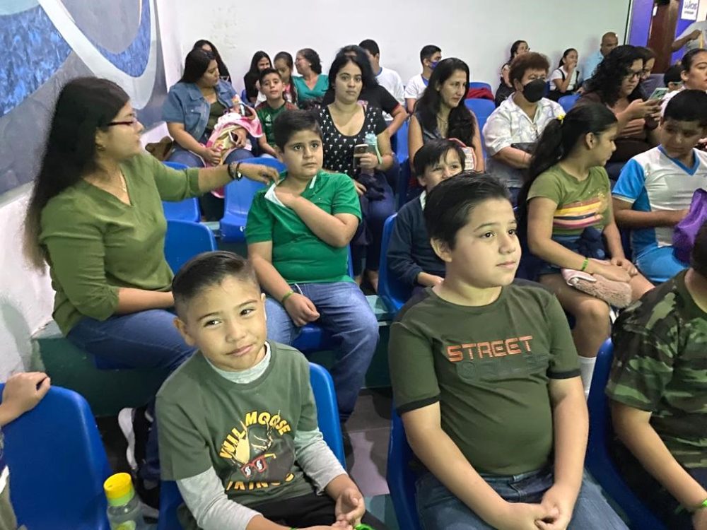 Alumnos del USAER 125 festejan en el Auditorio de Acuario Mazatlán la clausura de la VII Semana de la Discapacidad 2022 1