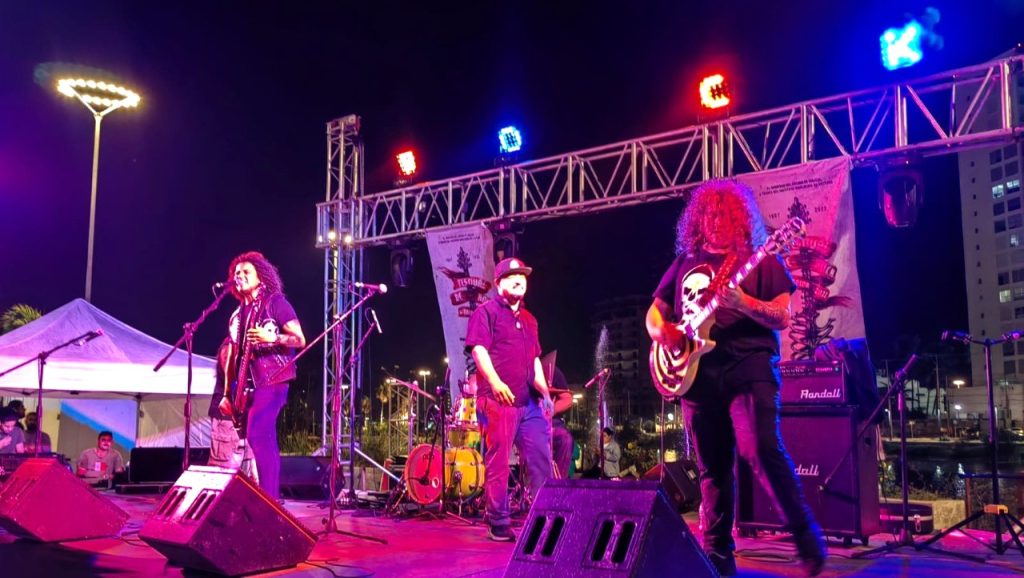 Rumbo al Festival llegó al Parque Central con la presentación de grupos de rock Mazatlán 2022