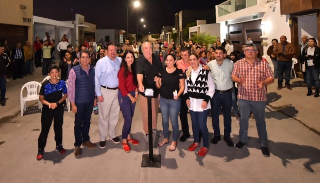 Carlos Berdegué Sacristán Dona al Ayuntamiento de Mazatlán Lámparas LED 2023