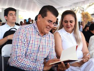 Con la Feria del Libro de Cobaes-Mazatlán se vive en la Plazuela República una fiesta literaria 2023