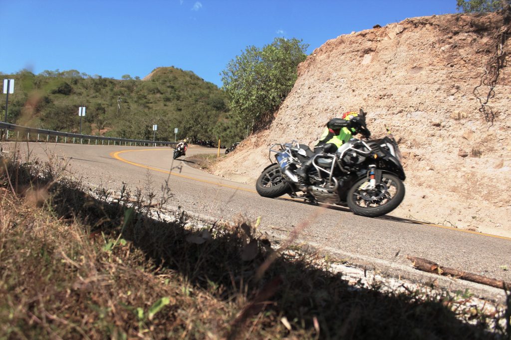 Ca&iacute;n Race Road Competencia Motocicletas Extrema Concordia Zona Tr&oacute;pico Sinaloa M&eacute;xico Sierra (141)