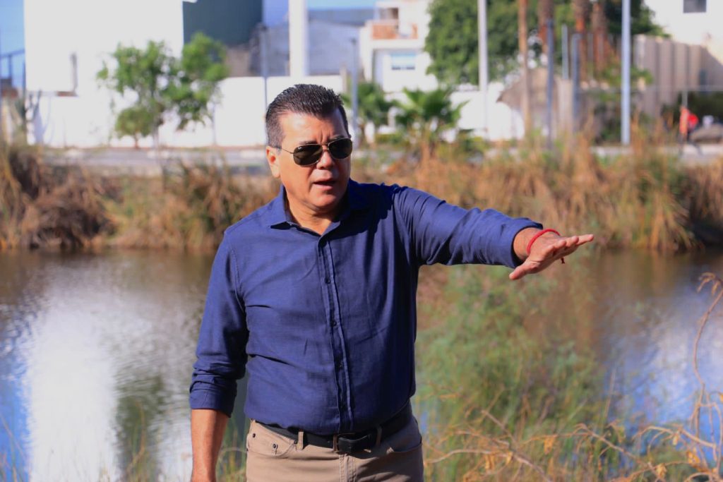 Recorre Edgar González las instalaciones del nuevo vivero municipal 2023 (7)