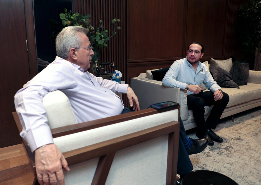 Rocha se reúne con el dirigente del STASE para atender manifestación en la UPSIN Mazatlán