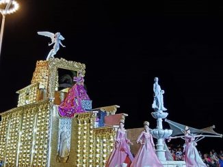Miles gozan del primer Desfile de Carros Alegóricos del Carnaval Internacional de Mazatlán 2024 Eclipse Barroco 1