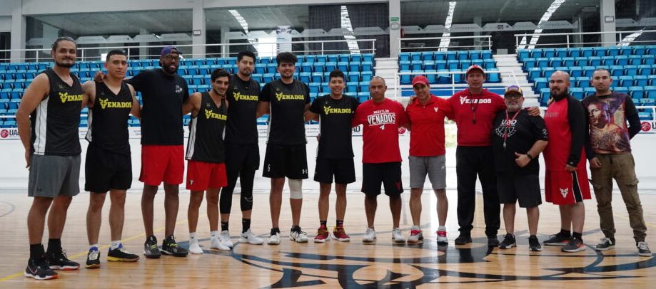Sin importar las festividades del carnaval de Mazatlán 2024 Venados Basketball arrancó el coach Tulo