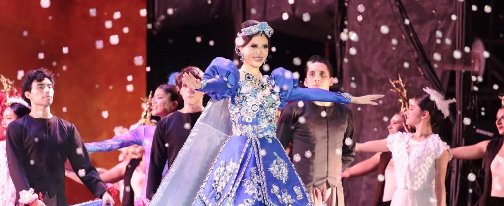 Sui Ling I es coronada como Reina de los LXXXIX Juegos Florales del Carnaval Internacional Mazatlán 2024