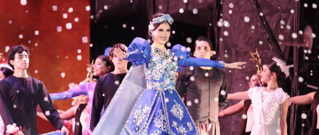 Sui Ling I es coronada como Reina de los LXXXIX Juegos Florales del Carnaval Internacional Mazatlán 2024
