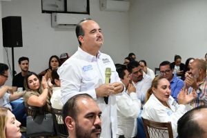 Memo Romero propone oficina de Promoción Turística de Congresos y Convenciones ante CANACO (6)