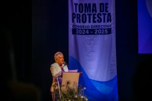 Rocha toma protesta a nueva presidenta de Canaco Culiacán (3)