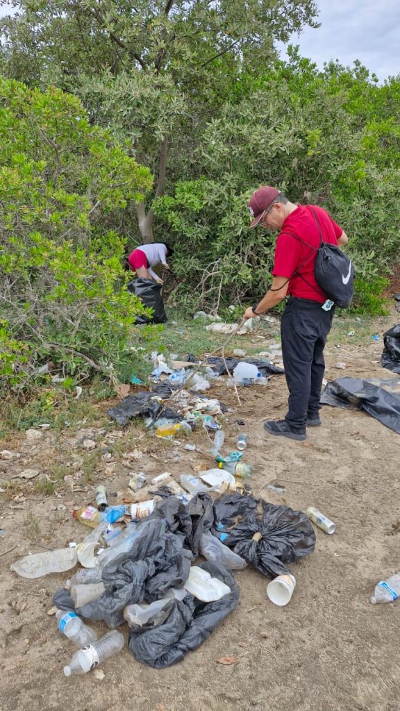 SUCEDE y voluntarios retiran media tonelada de basura de la isla Altamura en la Bahía Santa María (10)
