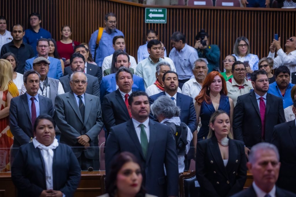 Asiste Rocha Moya a instalación de la Sexagésima Quinta Legislatura (14)