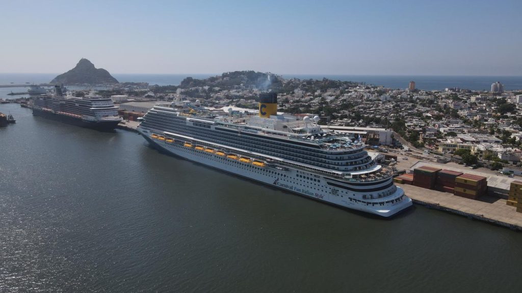 Por segundo día, llegan dos cruceros turísticos a Mazatlán, con 6,478 pasajeros
