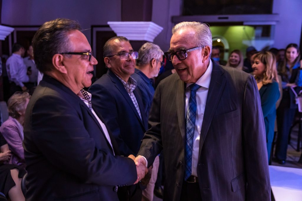 Entrega Rocha Moya el Premio Sinaloa de las Artes (1)