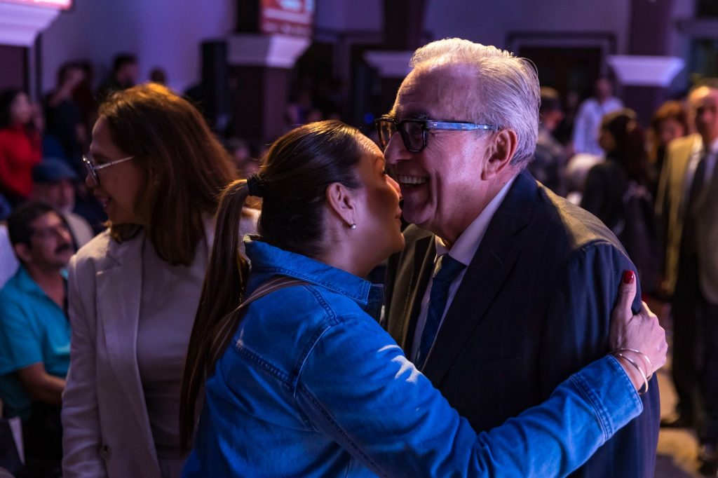 Entrega Rocha Moya el Premio Sinaloa de las Artes (2)