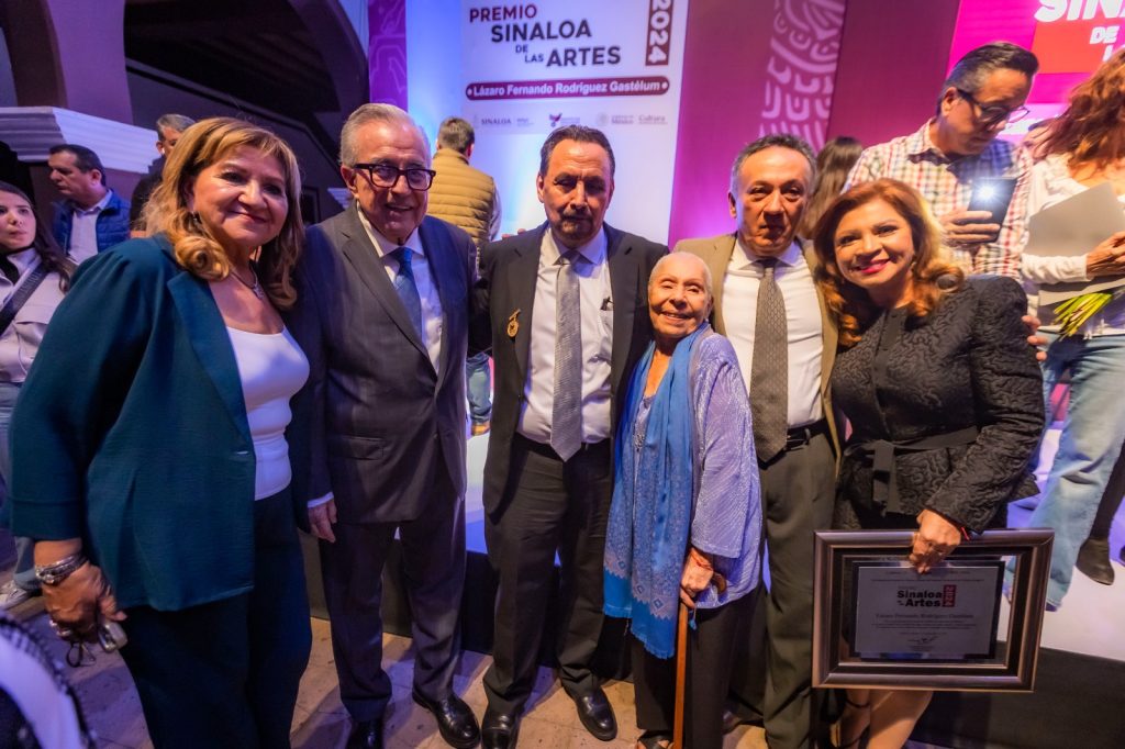 Entrega Rocha Moya el Premio Sinaloa de las Artes (22)