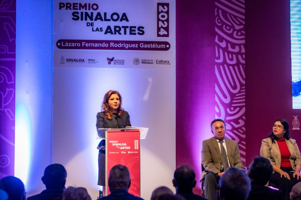 Entrega Rocha Moya el Premio Sinaloa de las Artes (7)