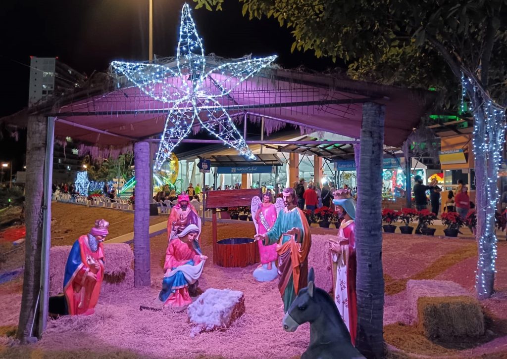 Miles visitan la Villa Navideña de Mazatlán 2024 1