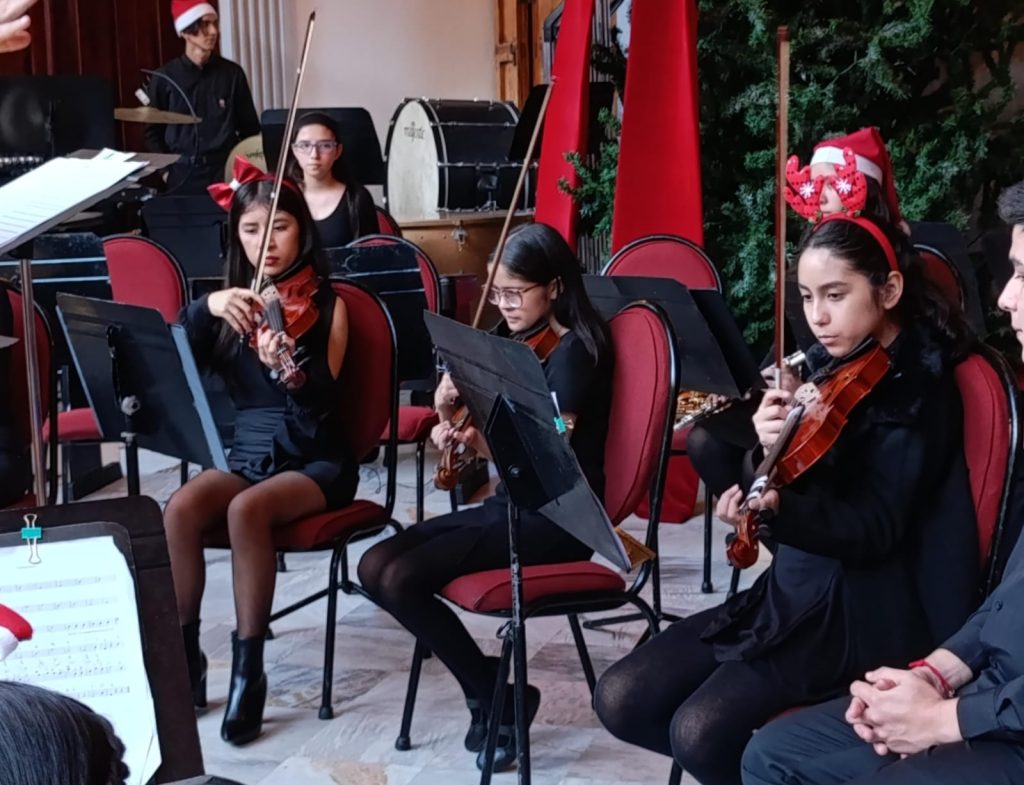 Orquesta Infantil y Orquesta Juvenil del CMA brindan bellos conciertos (12)