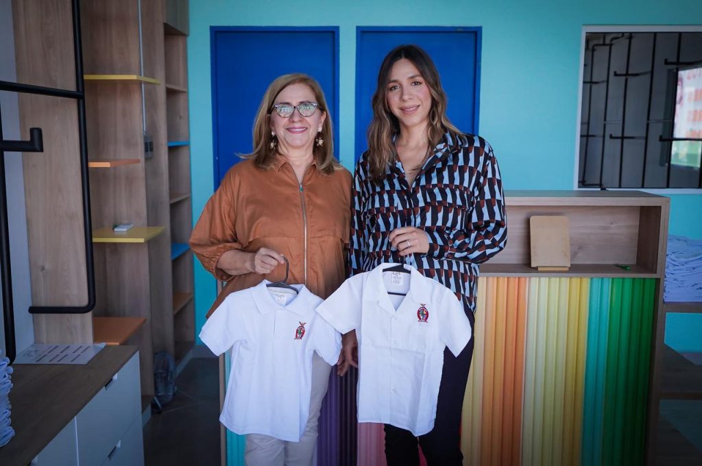 Abren registro para proveedores del Programa de Uniformes y Útiles Escolare (8)