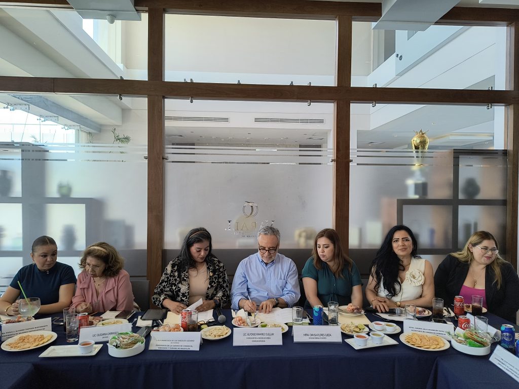 Cámara de Comercio Mazatlán gestiona estímulos fiscales a empresas ante Diputados Federales (9)