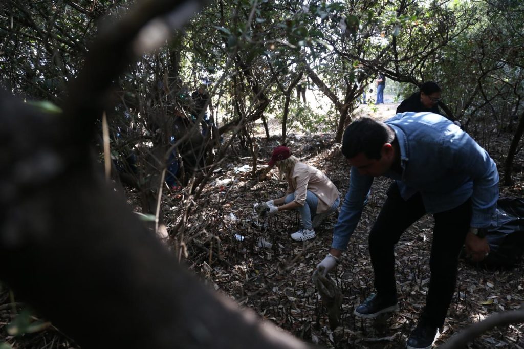 Con jornada de limpieza en el Estero del Infiernillo, Gobierno de Mazatlán conmemora el Día Mundial de la Tierra (7)