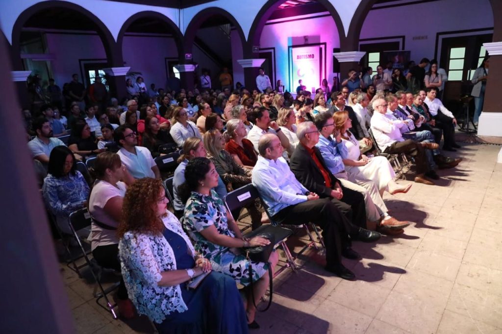 Especialistas y el amor familiar, concurren en el tratamiento al Autismo en Sinaloa, dice el Gobernador Rocha Moya (5)