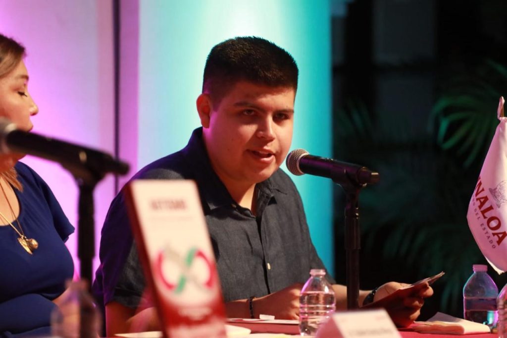 Especialistas y el amor familiar, concurren en el tratamiento al Autismo en Sinaloa, dice el Gobernador Rocha Moya (6)