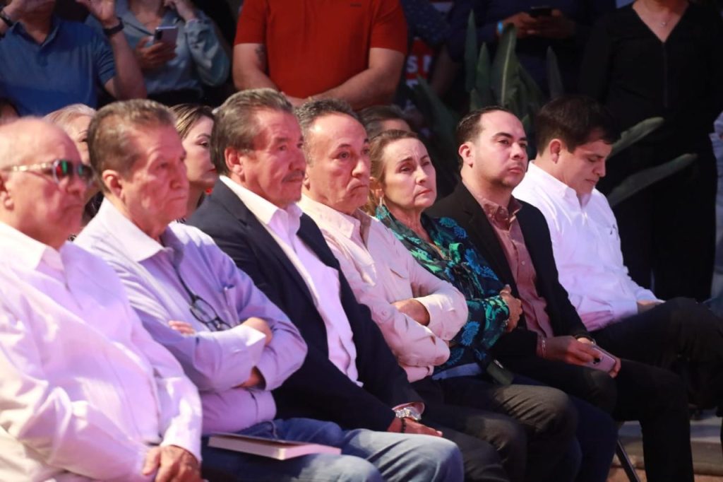 Especialistas y el amor familiar, concurren en el tratamiento al Autismo en Sinaloa, dice el Gobernador Rocha Moya (7)