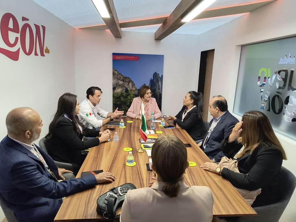 Francis Cázarez, Presidenta de la Cámara de Comercio Mazatlán, impulsa el turismo durante el Tianguis Turístico 2025 (11)