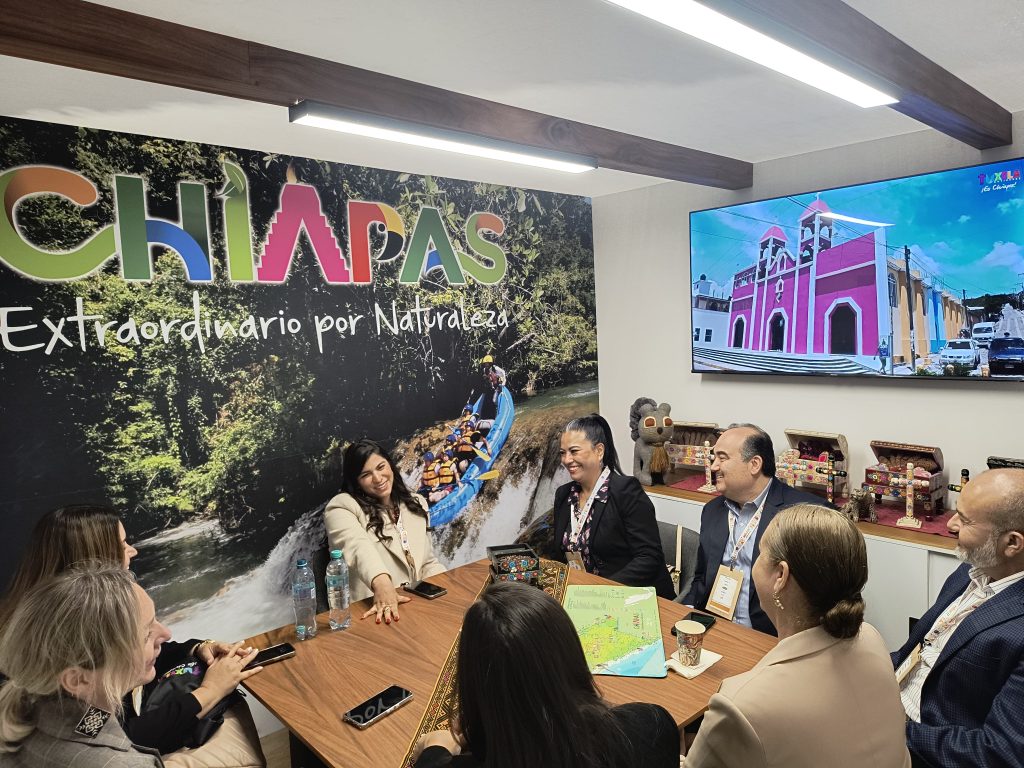Francis Cázarez, Presidenta de la Cámara de Comercio Mazatlán, impulsa el turismo durante el Tianguis Turístico 2025 (12)