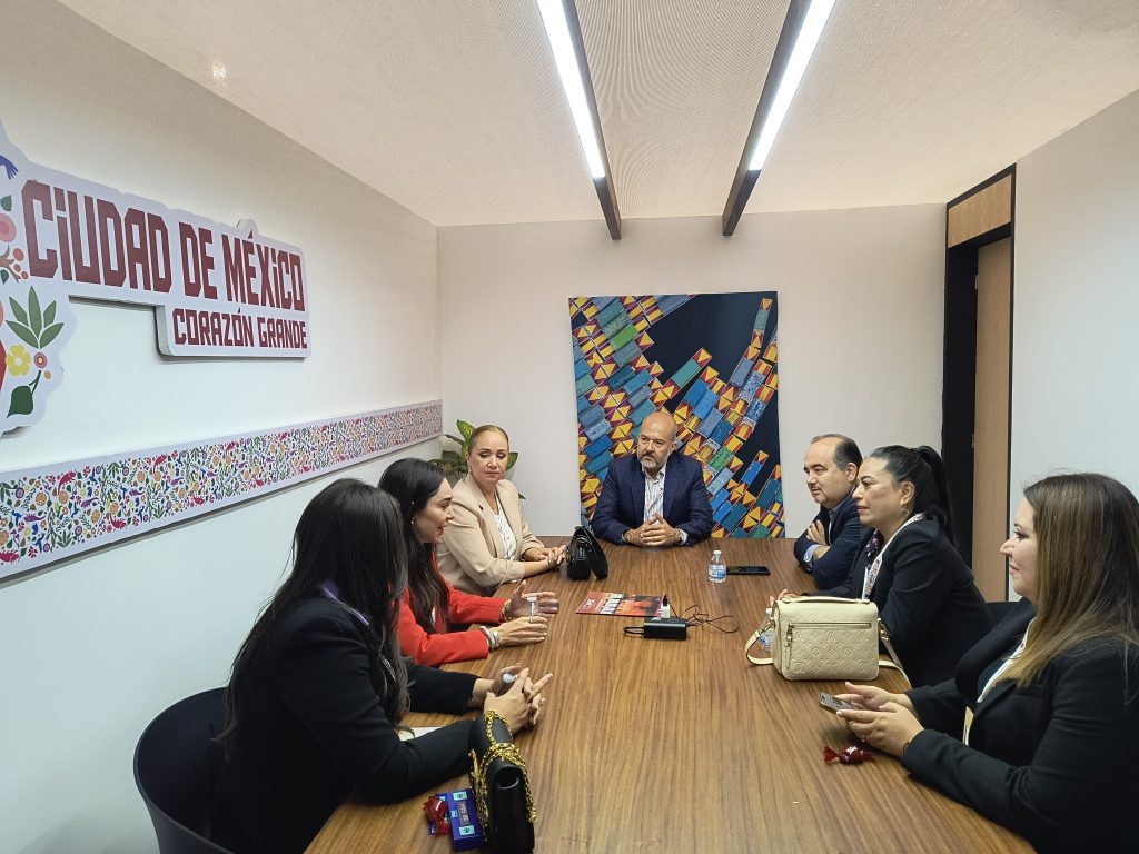Francis Cázarez, Presidenta de la Cámara de Comercio Mazatlán, impulsa el turismo durante el Tianguis Turístico 2025 (6)