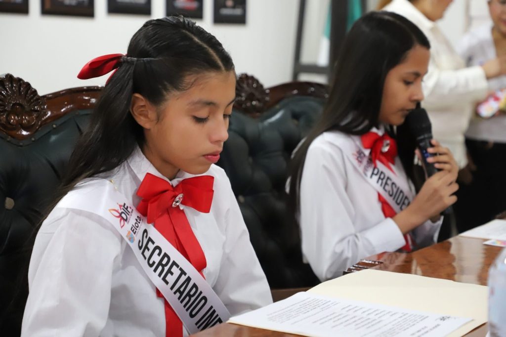 Richard Millán toma protesta al Cabildo Infantil 2025 (6)
