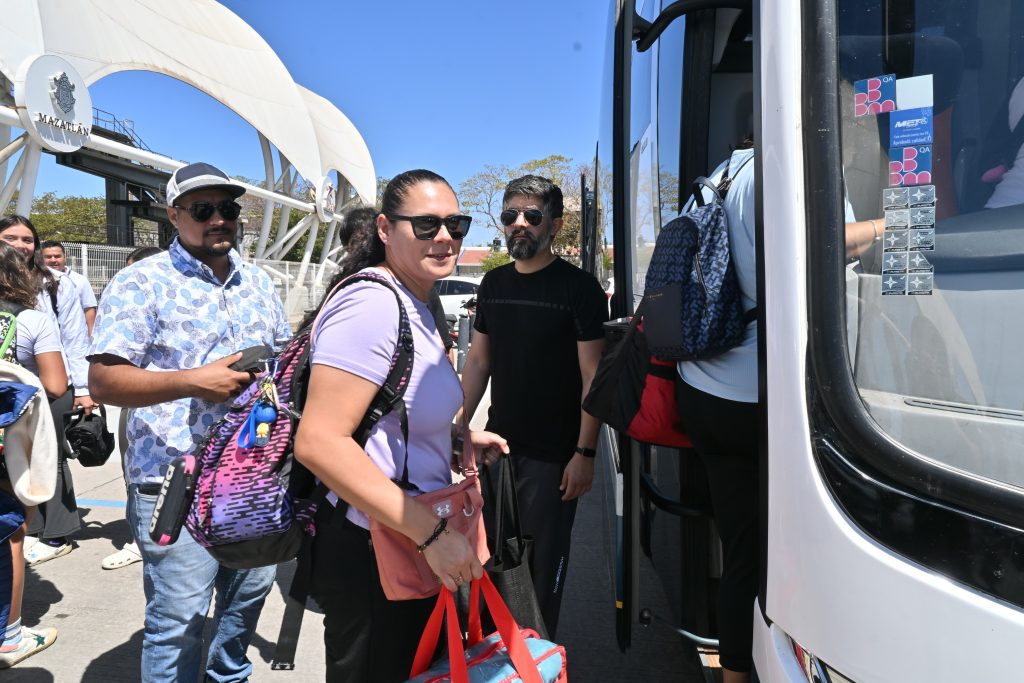 Van nadadores mazatlecos por las marcas para Olimpiada Nacional y el título de la Copa Albatros (2)