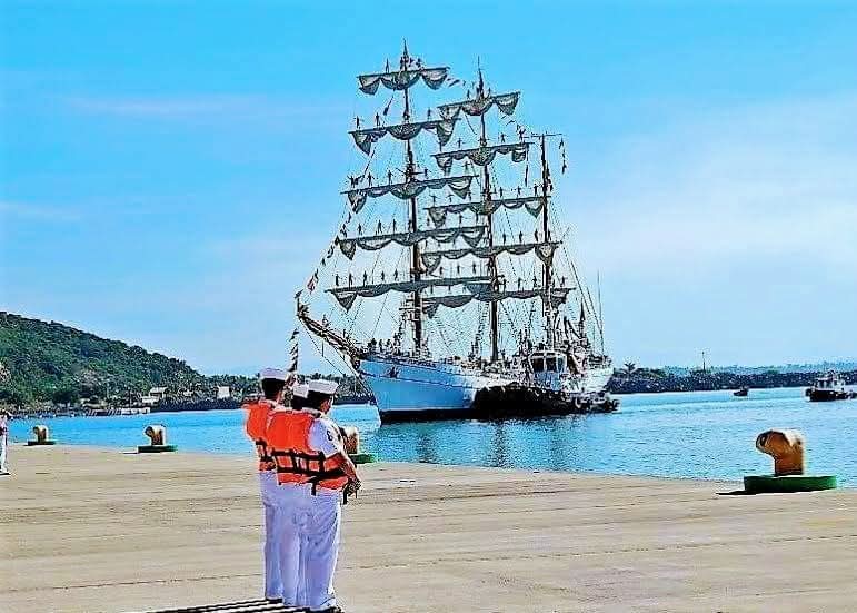 Buque-Escuela-Cuauhtemoc-Visita-Mazatlan-2014-11 a