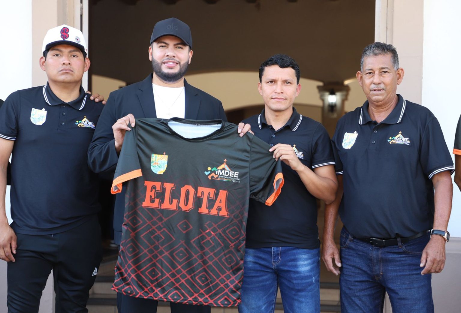 Despide Richard Millán a Selección de Elota que participará en el Estatal Libre Varonil