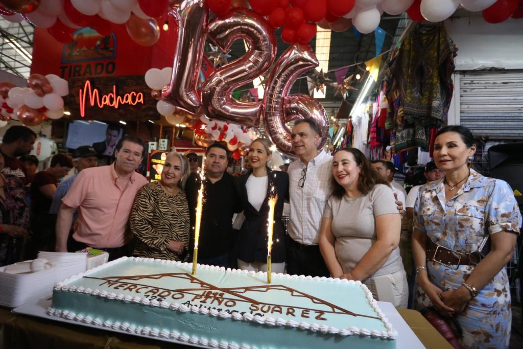 Estrella Palacios y locatarios celebran el 126 aniversario del mercado José María Pino Suárez