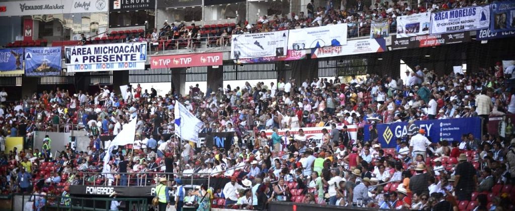 El Secretario del Ayuntamiento, Moisés Ríos Pérez, participa en la ceremonia de apertura celebrada en el Estadio “Teodoro Mariscal” 2025