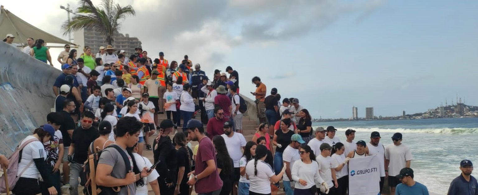 Estrella Palacios Domínguez Presienta Municipal de Mazatlán Mega Campaña de Limpiezan 2025 1