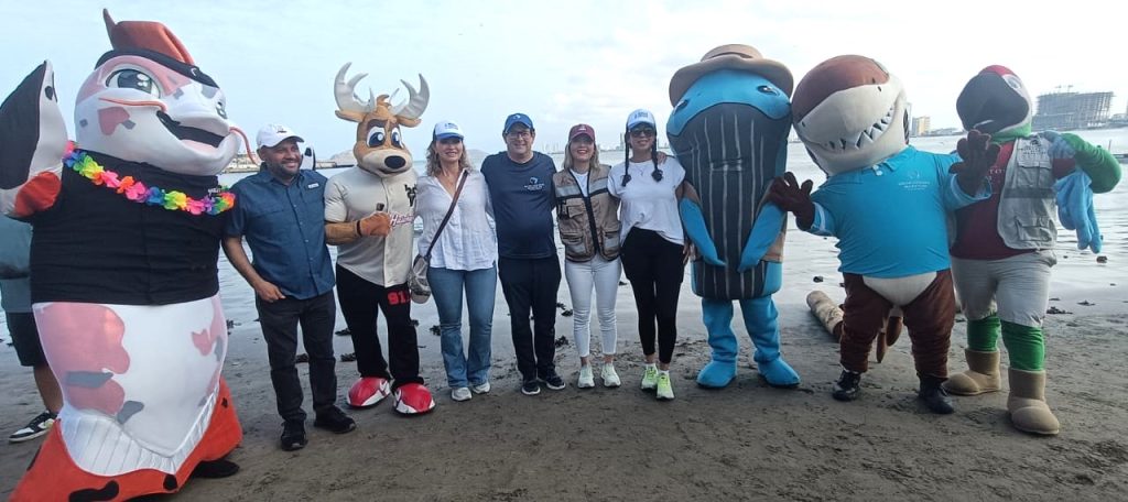 Estrella Palacios Domínguez Presienta Municipal de Mazatlán Mega Campaña de Limpiezan 2025 2