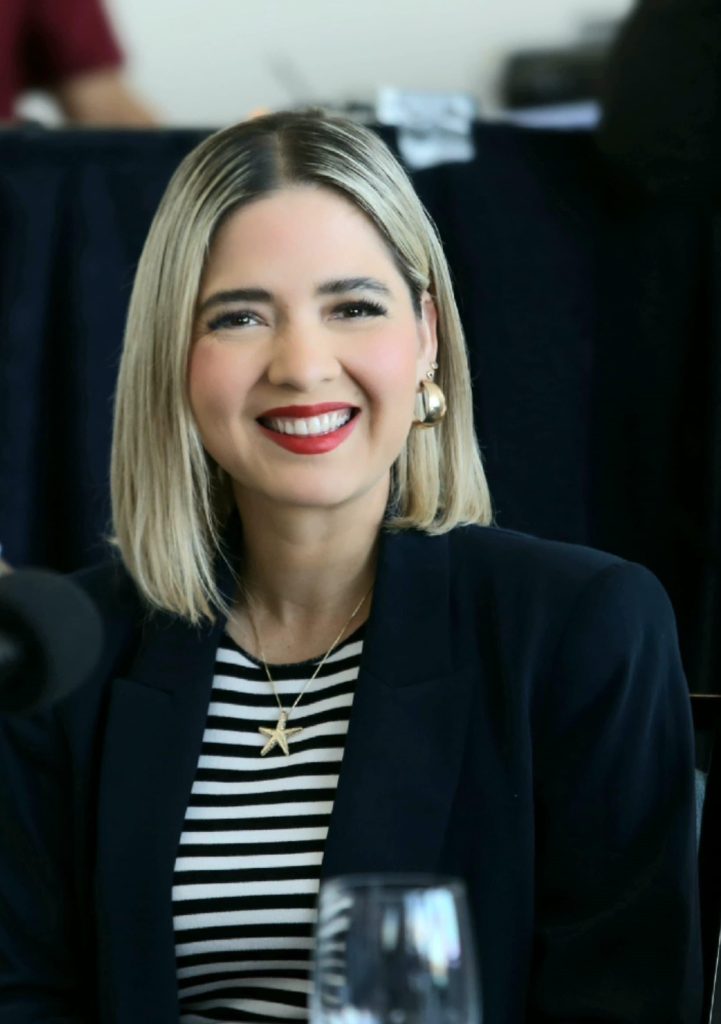 Estrella Palacios preside reunión con representantes de la naviera Carnival Corporation 2025 1