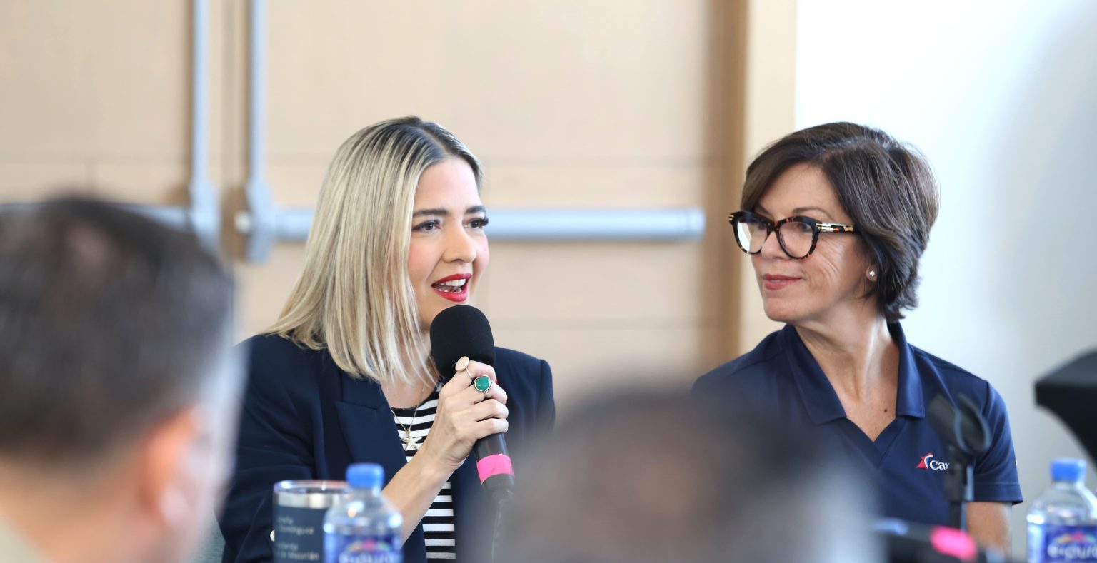 Estrella Palacios preside reunión con representantes de la naviera Carnival Corporation 2025