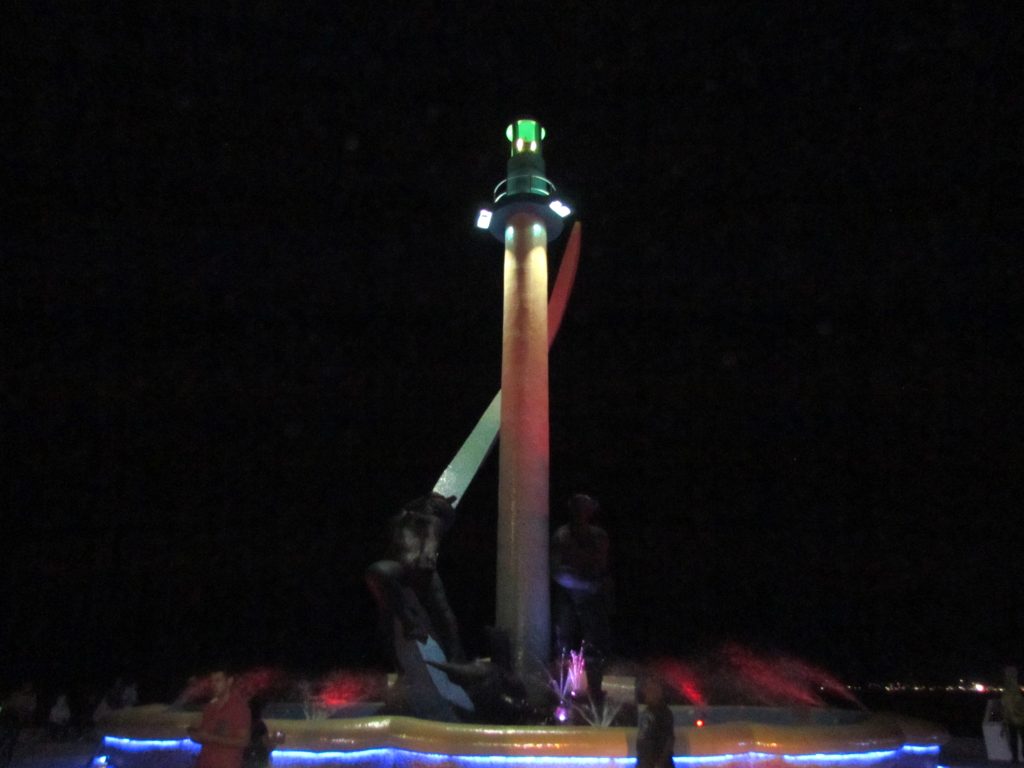 Monumento al Pascador o Alegor{ia Marina o Monos Bichis Mazatl{an Selfies 1