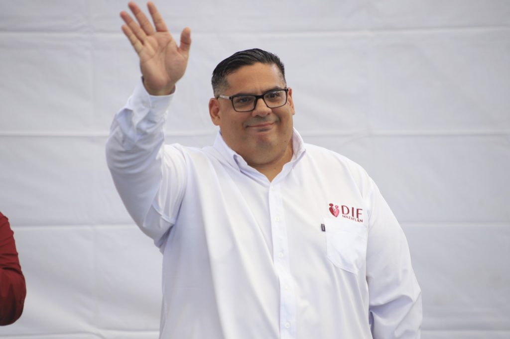 Entregan Gobierno Municipal y DIF Mazatlán apoyos a 200 madres solteras (8)